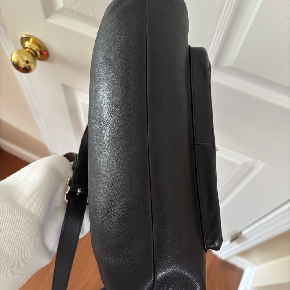 Coach B1393-22381 Legacy Courtenay Hobo Black Glove Tanned Leather Shoulder EUC - Picture 9 of 15